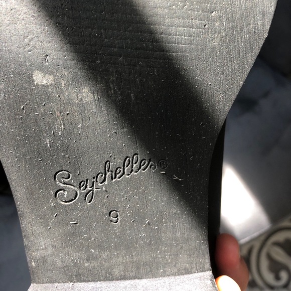 Seychelles Fortitude Leather Chelsea Boots - Picture 12 of 13